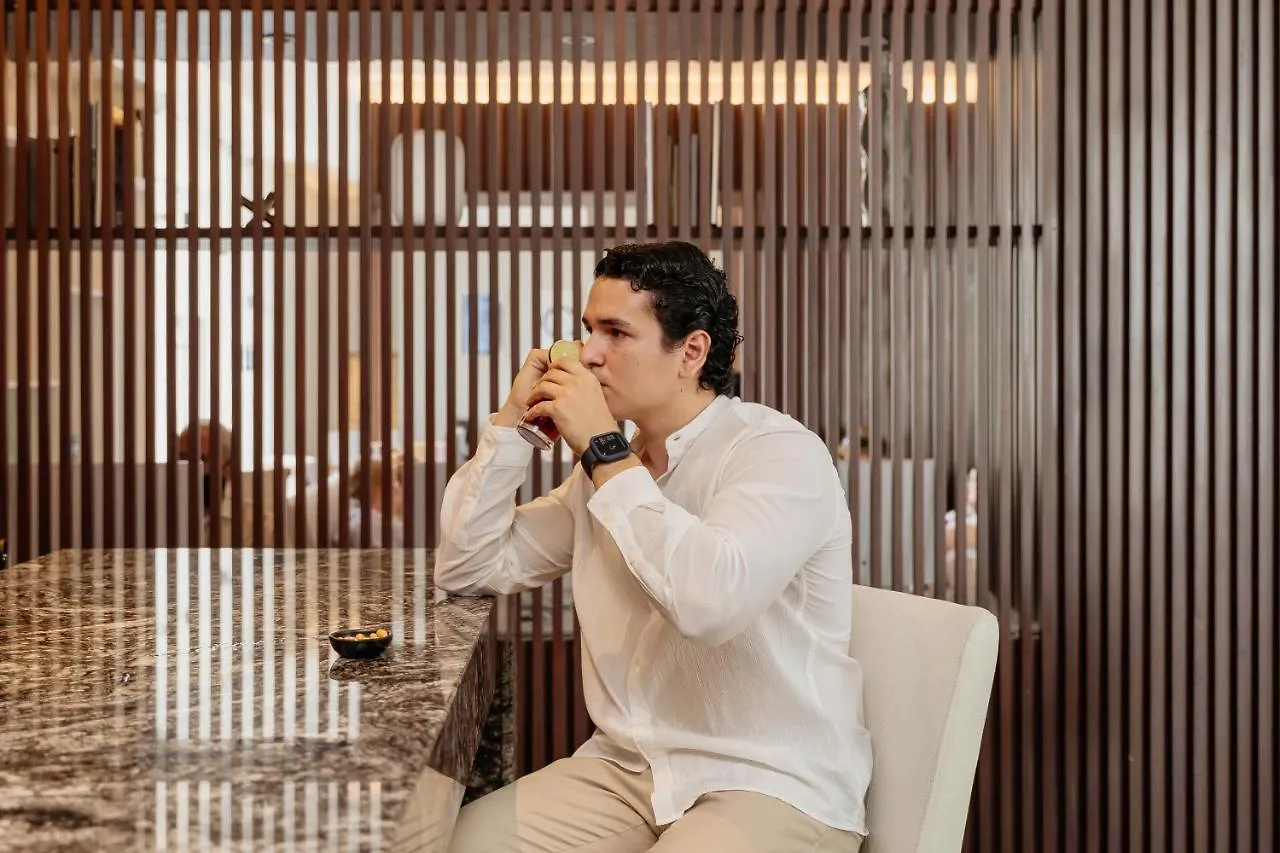 מרידה Ontico Urban Design Hotel 4*,